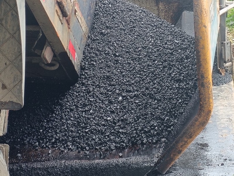 四好農村公路漕河鎮糧所路瀝青攤鋪?lái)椖?></a></dt>
<dd><a href=